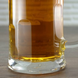  (A101 TUD) Kufel do piwa w drewnianej skrzynce z Twoim grawerem<br> o pojemności 0,6 l