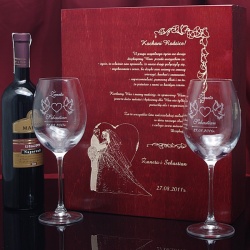  (B3K23) Skrzynka z kieliszkami na wino na Ślub dla Młodej Pary