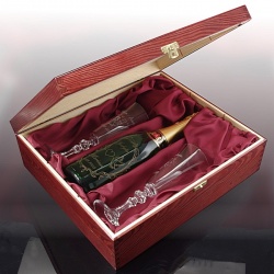  (B3K30) Mahoniowa skrzynka z kieliszkami do szampana prezent na Rocznicę Ślubu