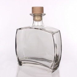  (KF504) Elegancka grawerowana szklana karafka do whisky i nalewek